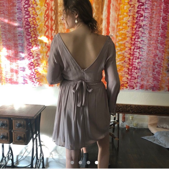 Alter’d State short mauve colored dress with long lace detailed sleeves. - Picture 4 of 4